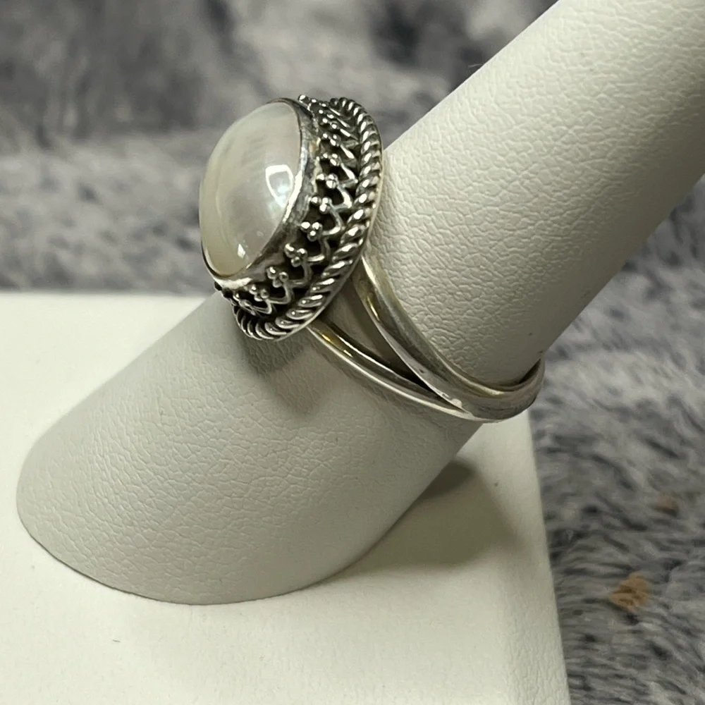 Vintage Native American RJ Apacheto Sterling Silver Mother of Pearl Ring